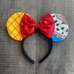 Red Sequin Bow Hair Accessory